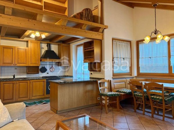 appartamento in vendita ad Alleghe in zona Caprile