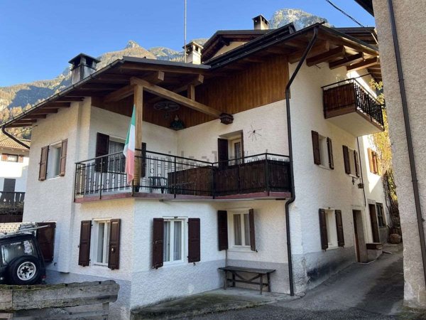 casa indipendente in vendita ad Alleghe in zona Sala