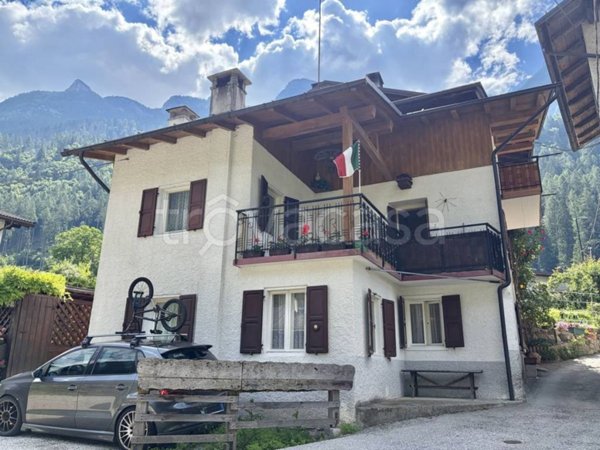 casa indipendente in vendita ad Alleghe in zona Sala