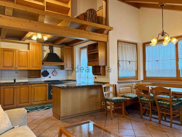 appartamento in vendita ad Alleghe in zona Caprile