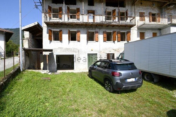 casa indipendente in vendita ad Arsiè in zona Mellame