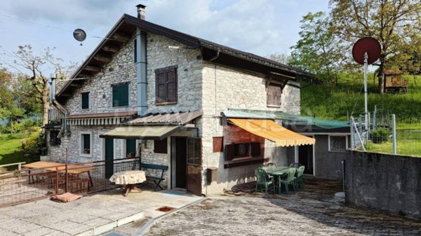 appartamento in vendita ad Arsiè in zona Rocca