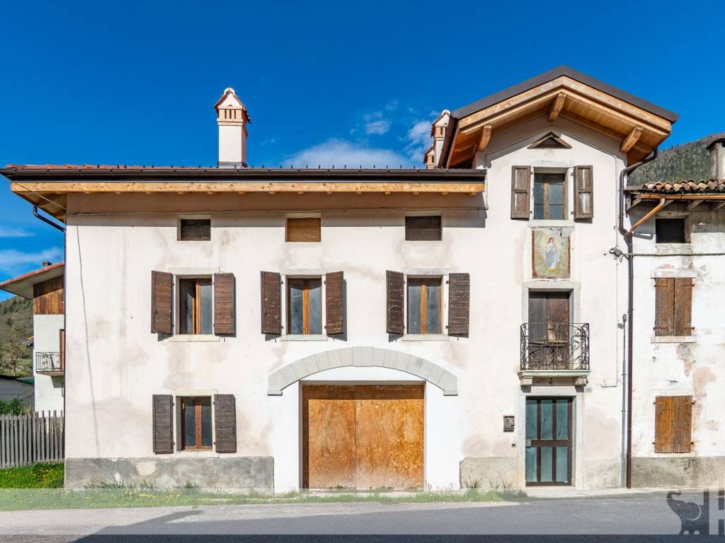 casa indipendente in vendita ad Arsiè in zona Fastro