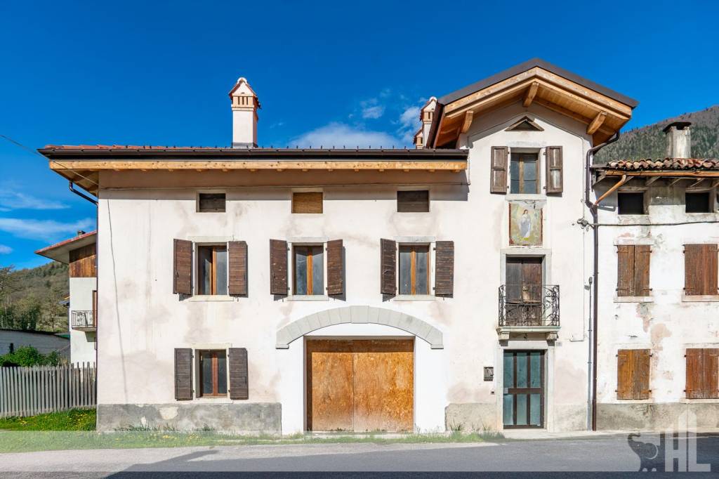 casa indipendente in vendita ad Arsiè in zona Fastro