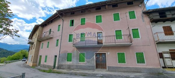 casa indipendente in vendita ad Arsiè in zona Mellame