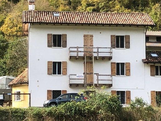 casa indipendente in vendita ad Arsiè in zona Rocca