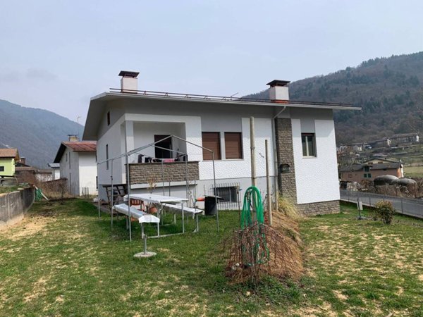casa indipendente in vendita ad Arsiè in zona Fastro