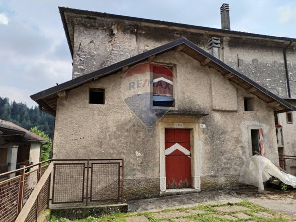 casa semindipendente in vendita ad Arsiè