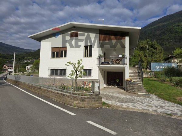 appartamento in vendita ad Arsiè in zona Fastro