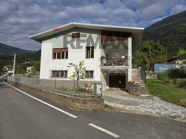 appartamento in vendita ad Arsiè in zona Fastro