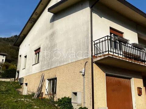 casa indipendente in vendita ad Arsiè in zona San Vito