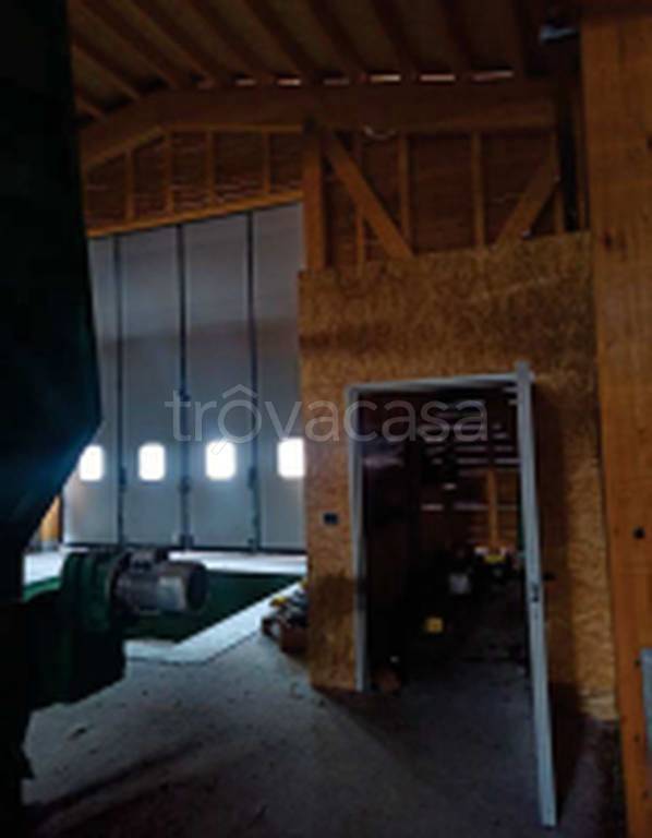 locale commerciale in vendita ad Auronzo di Cadore