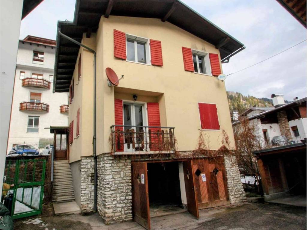 casa indipendente in vendita ad Auronzo di Cadore
