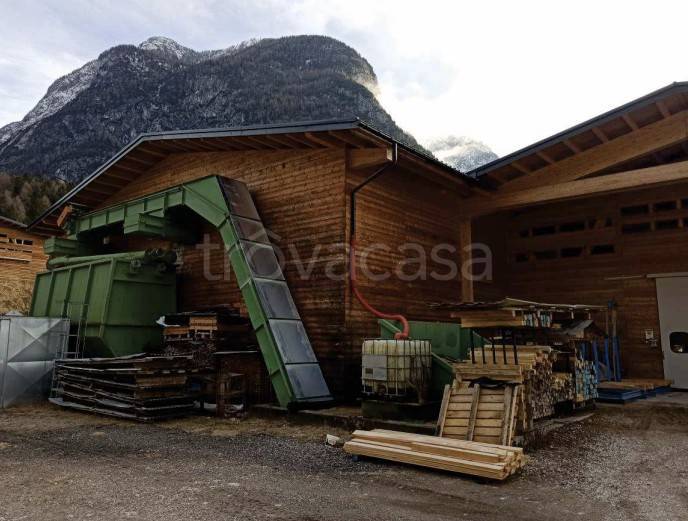 locale commerciale in vendita ad Auronzo di Cadore