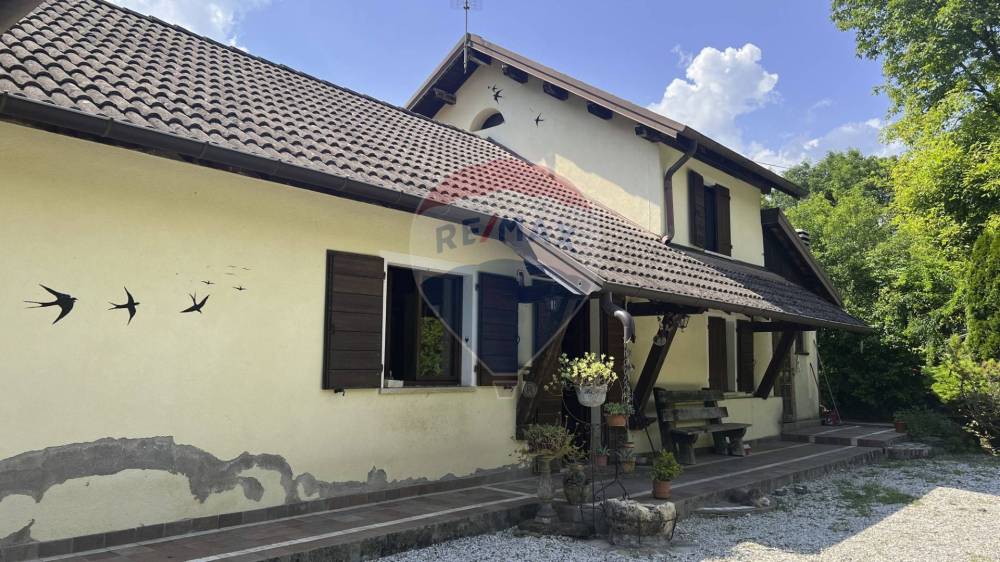 casa indipendente in vendita a Belluno in zona Castoi