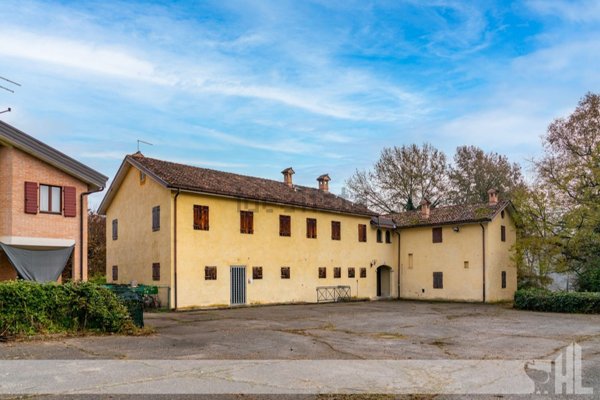 locale commerciale in vendita a Belluno