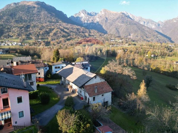 casa indipendente in vendita a Belluno in zona Tisoi