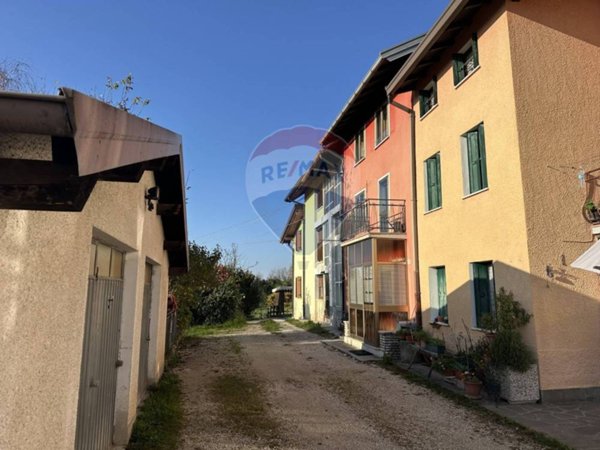 casa indipendente in vendita a Belluno in zona Giazzoi