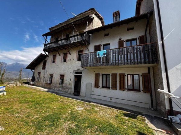 casa indipendente in vendita a Belluno in zona Sossai