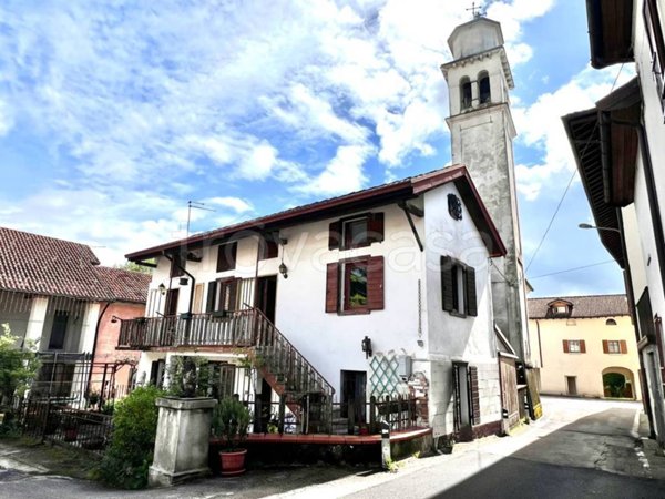 casa indipendente in vendita a Belluno in zona Nogarè