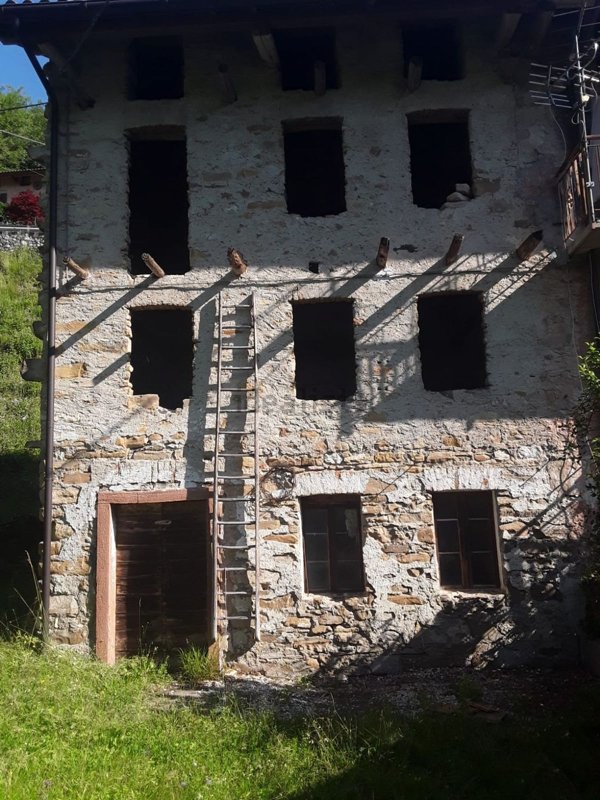 quadrivano in vendita a Belluno in zona Bolzano Bellunese