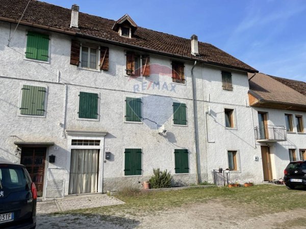 appartamento in vendita a Belluno in zona Vezzano