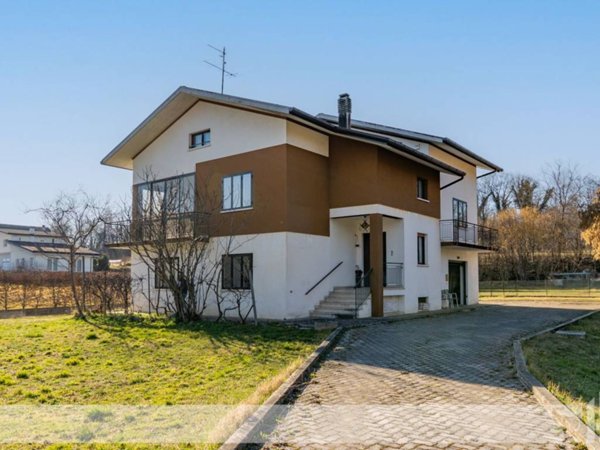 casa indipendente in vendita a Belluno in zona Giamosa