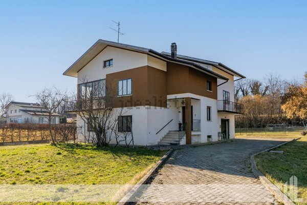casa indipendente in vendita a Belluno in zona Giamosa