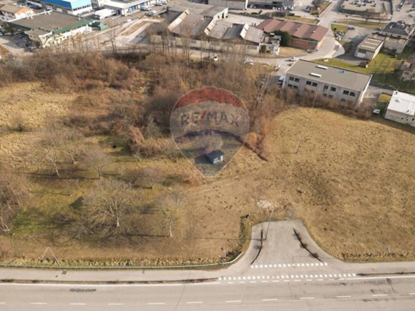 terreno edificabile in vendita a Belluno in zona Cusighe