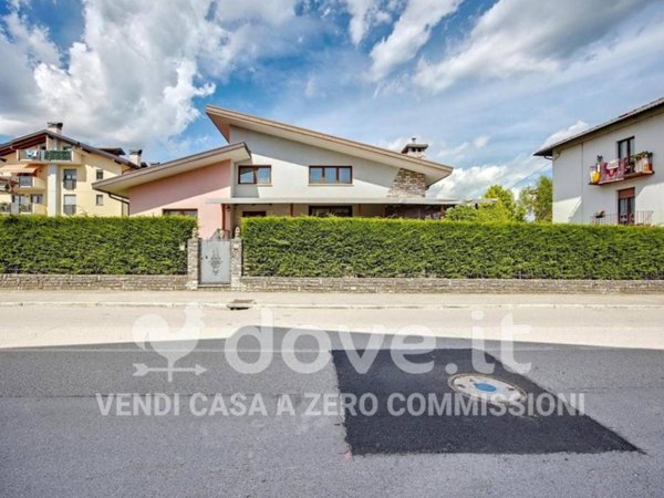 casa indipendente in vendita a Belluno in zona Sala