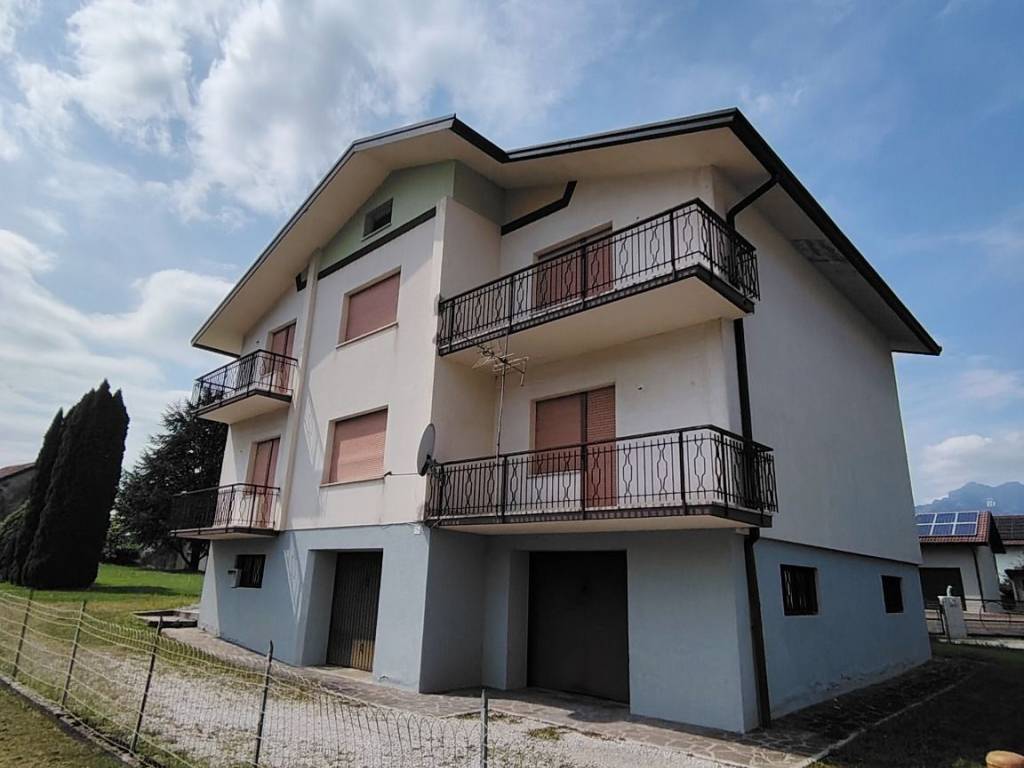 casa indipendente in vendita a Belluno in zona Castion