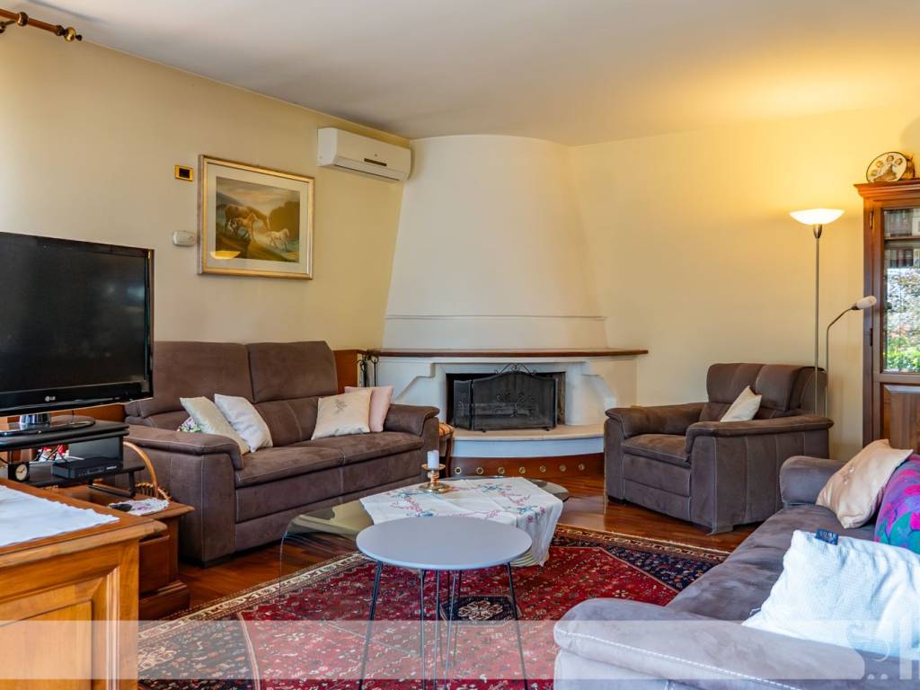 casa indipendente in vendita a Belluno in zona Cusighe