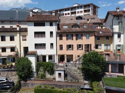 casa indipendente in vendita a Belluno in zona Borgo Garibaldi