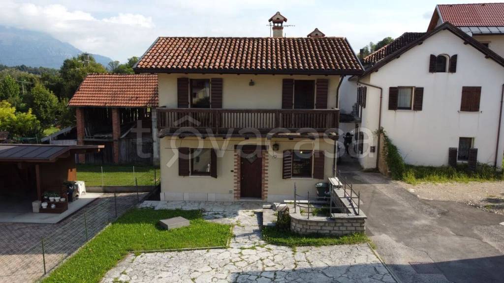 casa indipendente in vendita a Belluno in zona Castoi