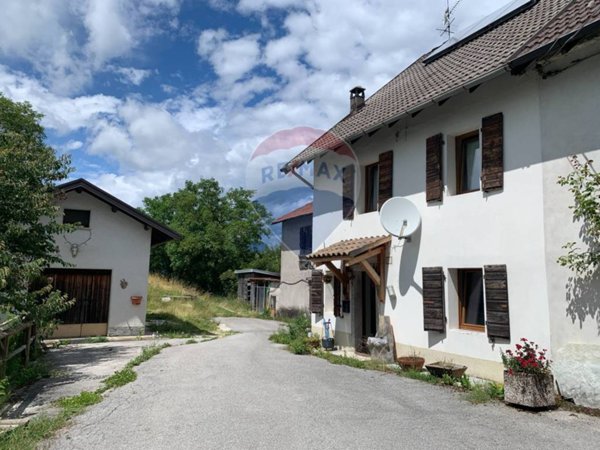 casa indipendente in vendita a Belluno in zona Nevegal
