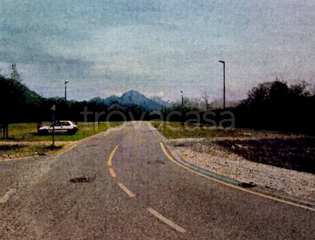 terreno edificabile in vendita a Belluno in zona Miér