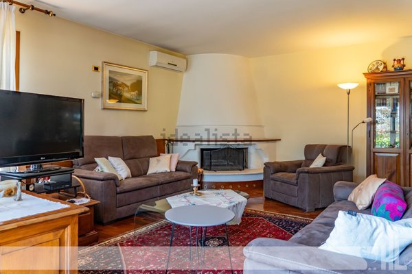 casa indipendente in vendita a Belluno in zona Cusighe