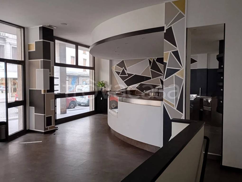 negozio in vendita a Belluno in zona Centro Storico