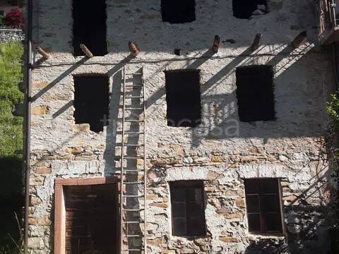 casa indipendente in vendita a Belluno in zona Bolzano Bellunese