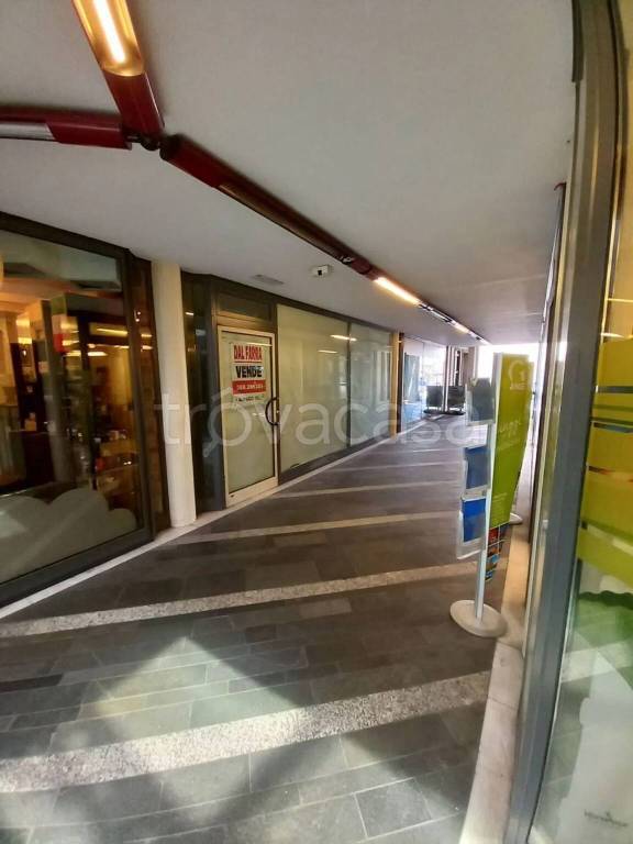 negozio in vendita a Belluno in zona Borgo Garibaldi