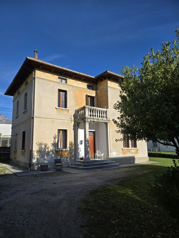 casa indipendente in vendita a Belluno in zona Sala