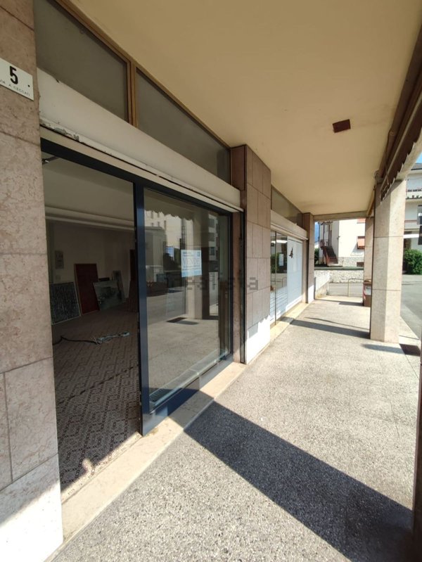 locale commerciale in vendita a Belluno