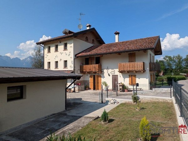 casa indipendente in vendita a Belluno in zona Castion