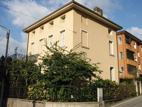 casa indipendente in vendita a Belluno in zona Centro Storico