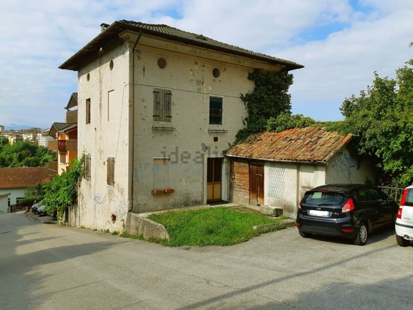casa indipendente in vendita a Belluno in zona Centro Storico