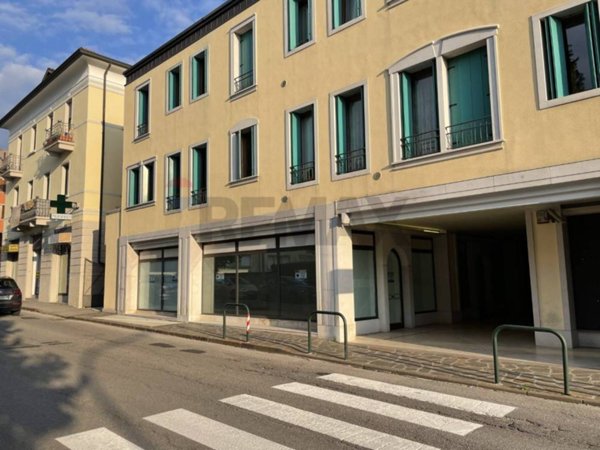 negozio in vendita a Belluno in zona Borgo Garibaldi