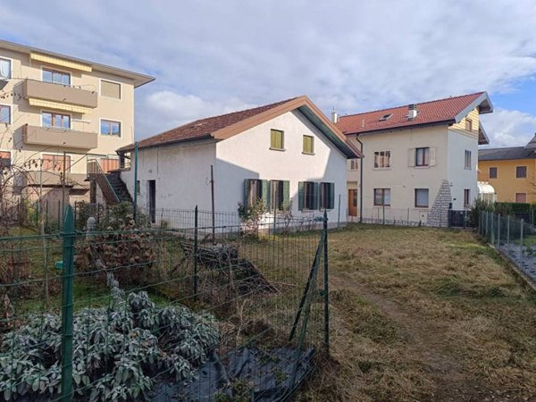 casa indipendente in vendita a Belluno in zona Cavarzano