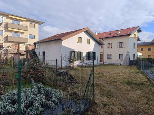 casa indipendente in vendita a Belluno in zona Cavarzano