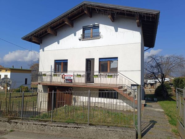 casa indipendente in vendita a Belluno in zona Bes