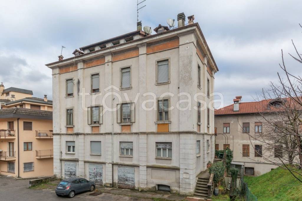 ufficio in vendita a Belluno in zona Centro Storico